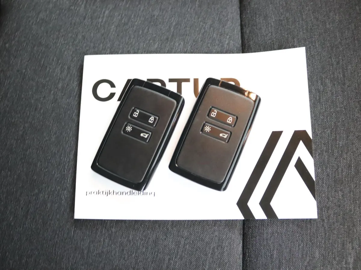evolution full hybrid E-Tech 160 | Private Lease vanaf €490! | pack navigation & comfort | verlenging connected services openR link met vijf jaar |