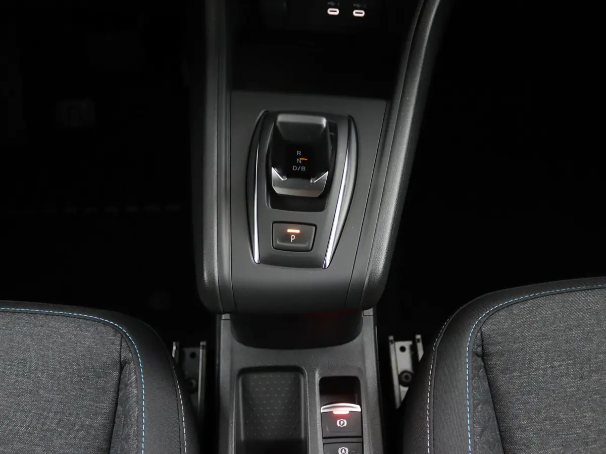evolution full hybrid E-Tech 160 | Private Lease vanaf €490! | pack navigation & comfort | verlenging connected services openR link met vijf jaar |
