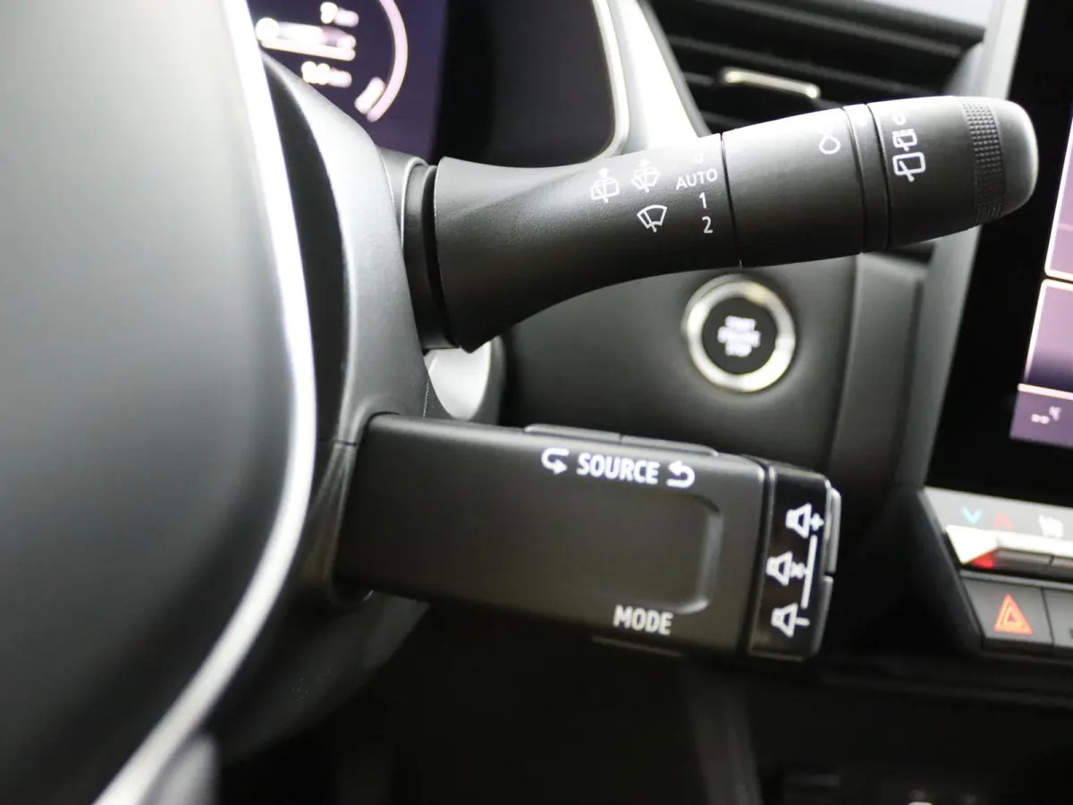 evolution full hybrid E-Tech 160 | Private Lease vanaf €490! | pack navigation & comfort | verlenging connected services openR link met vijf jaar |