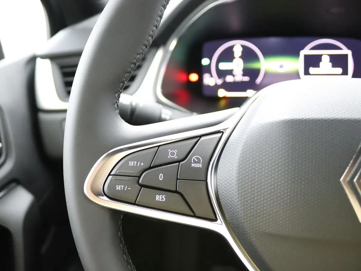 evolution full hybrid E-Tech 160 | Private Lease vanaf €490! | pack navigation & comfort | verlenging connected services openR link met vijf jaar |