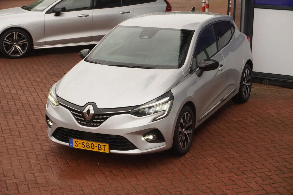 1.0 TCe 90 Techno / LED / Camera / Half-leder / Adapt.Cruise / Zwarte-Hemel / Virtual / Privacy / 16"LMV / = TOP !!