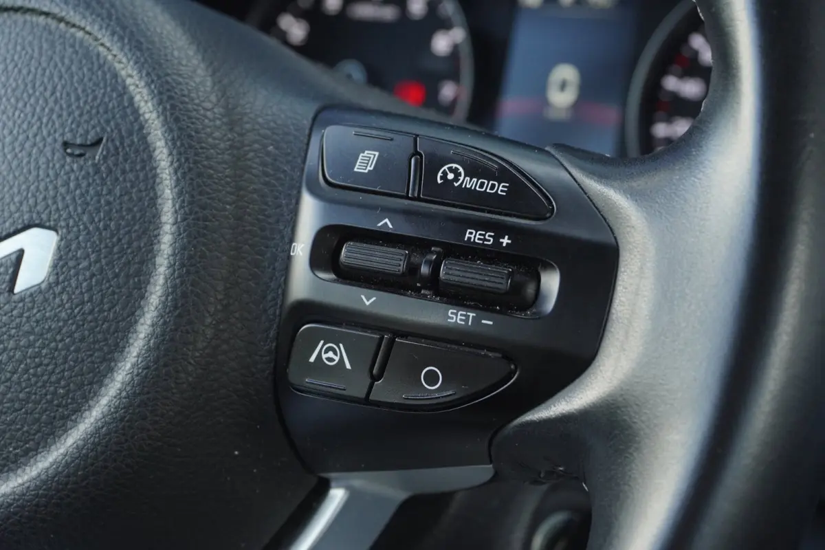 1.0 T-GDi MHEV DynamicLine / Camera / Cruise / Carplay / = TOP KLEUR !!