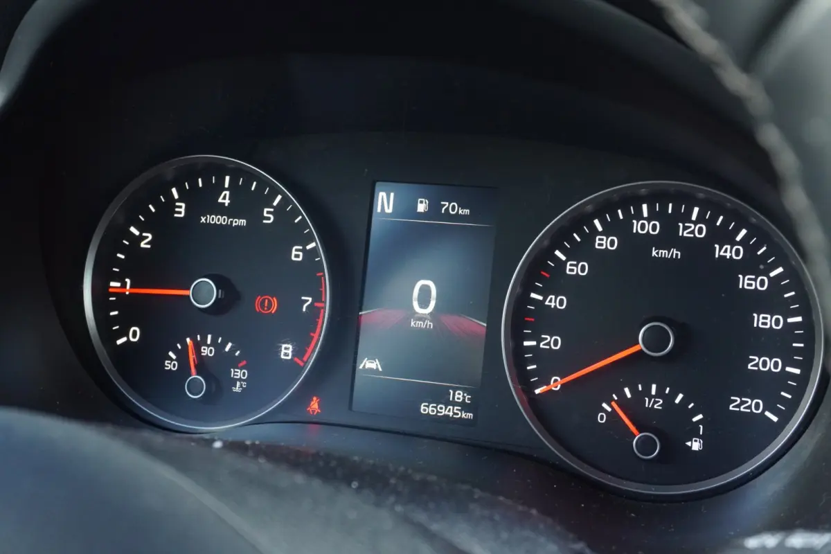 1.0 T-GDi MHEV DynamicLine / Camera / Cruise / Carplay / = TOP KLEUR !!