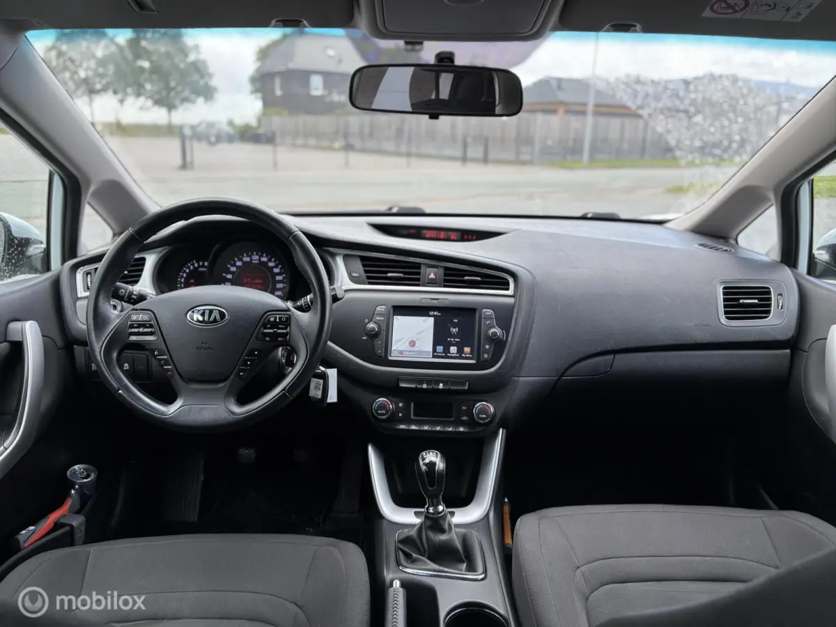 cee'd 1.0 T-GDi Design Edition | 162.881 km | Camera
