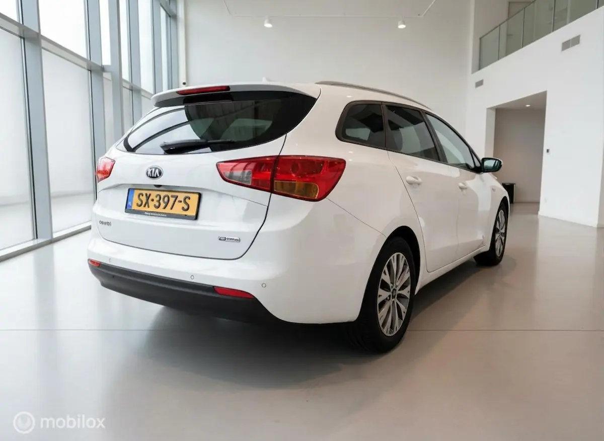 cee'd 1.0 T-GDi Design Edition | 162.881 km | Camera