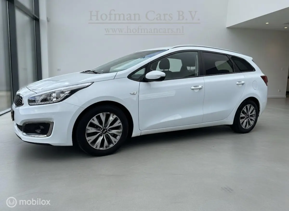cee'd 1.0 T-GDi Design Edition | 162.881 km | Camera