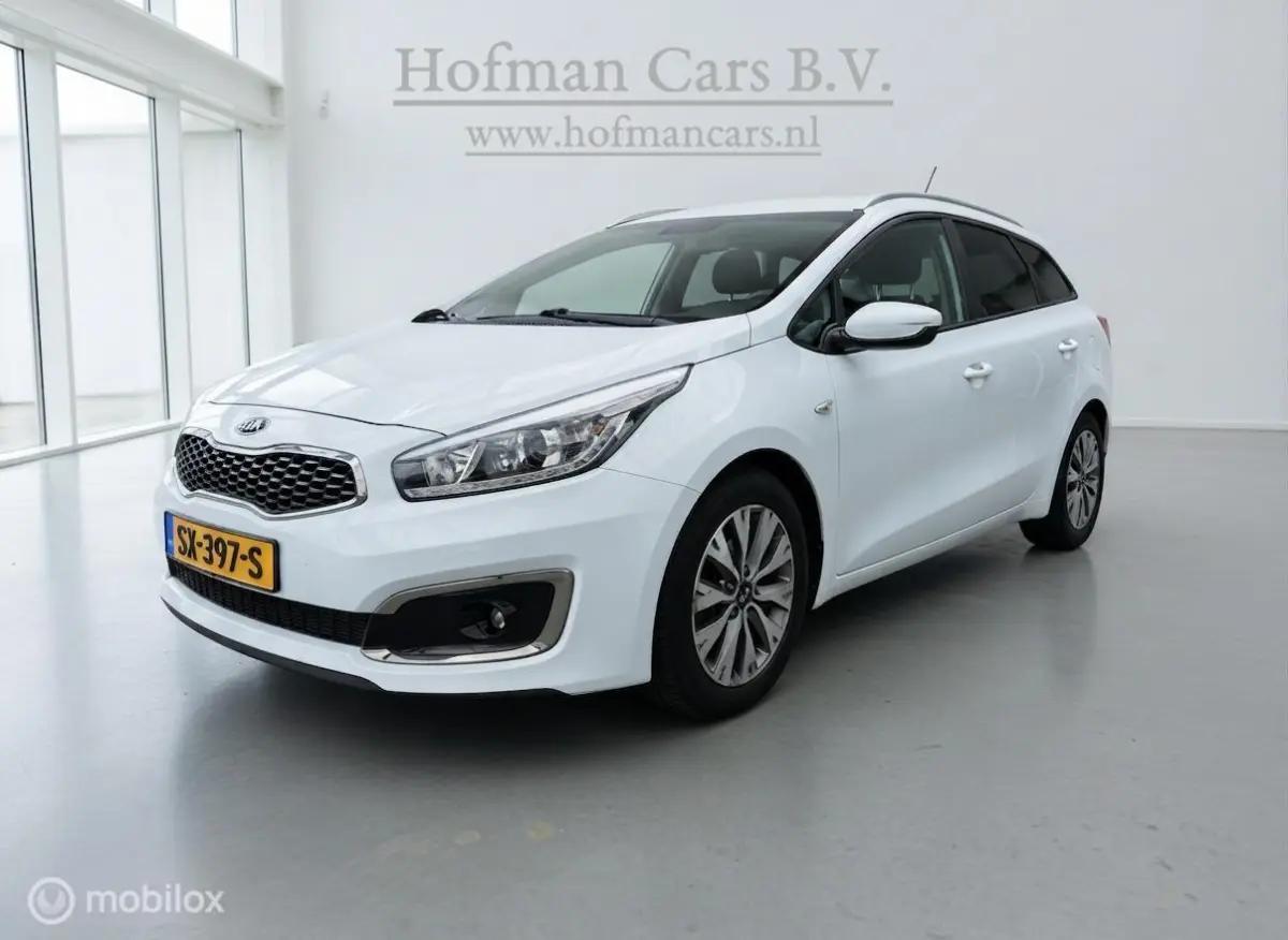 cee'd 1.0 T-GDi Design Edition | 162.881 km | Camera