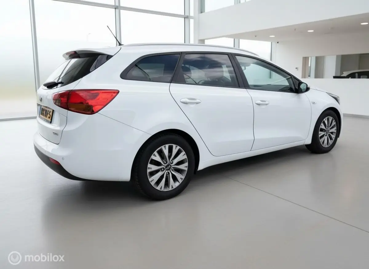 cee'd 1.0 T-GDi Design Edition | 162.881 km | Camera