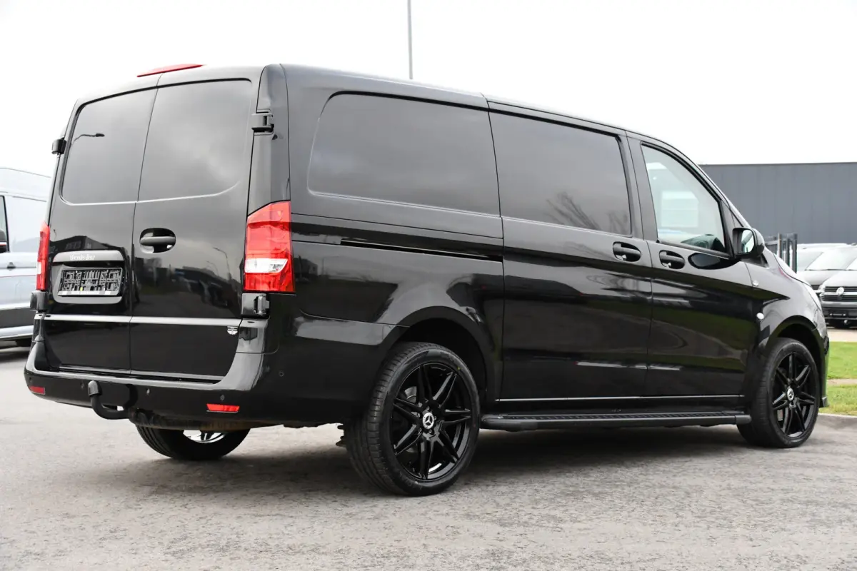 119 CDI L2 Black Edition Camera, Cruise, Carplay, LED, Automaat, 190pk, Trekhaak, Multimedia, Sensoren, Uniek!