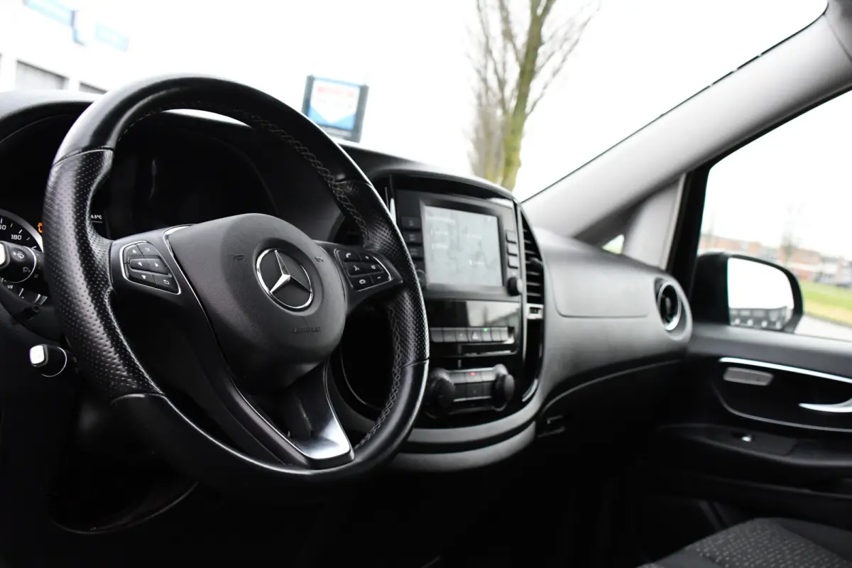 119 CDI L2 Black Edition Camera, Cruise, Carplay, LED, Automaat, 190pk, Trekhaak, Multimedia, Sensoren, Uniek!