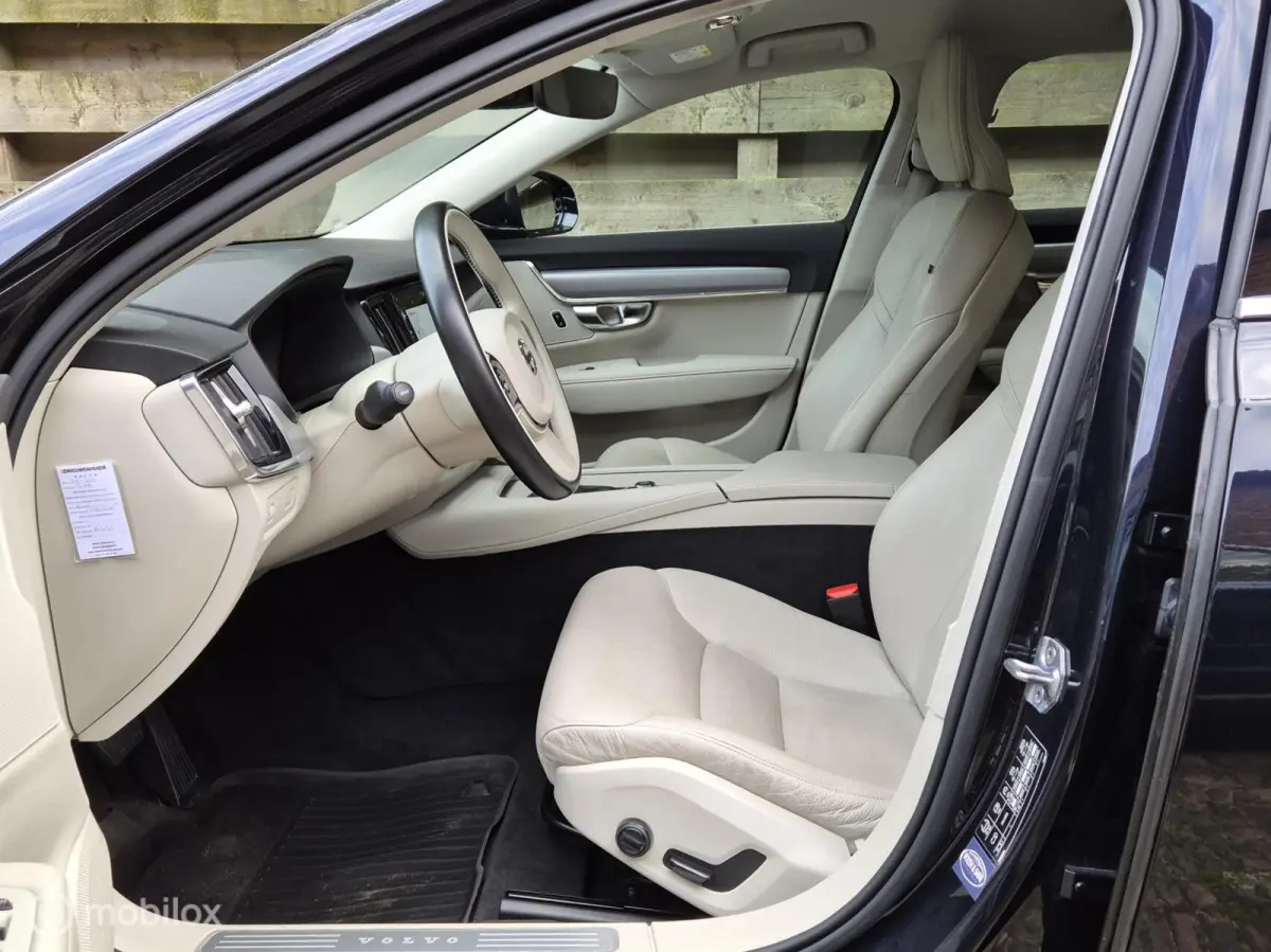 2.0 T4 Momentum Trekhaak, Leer, Dealeronderhouden