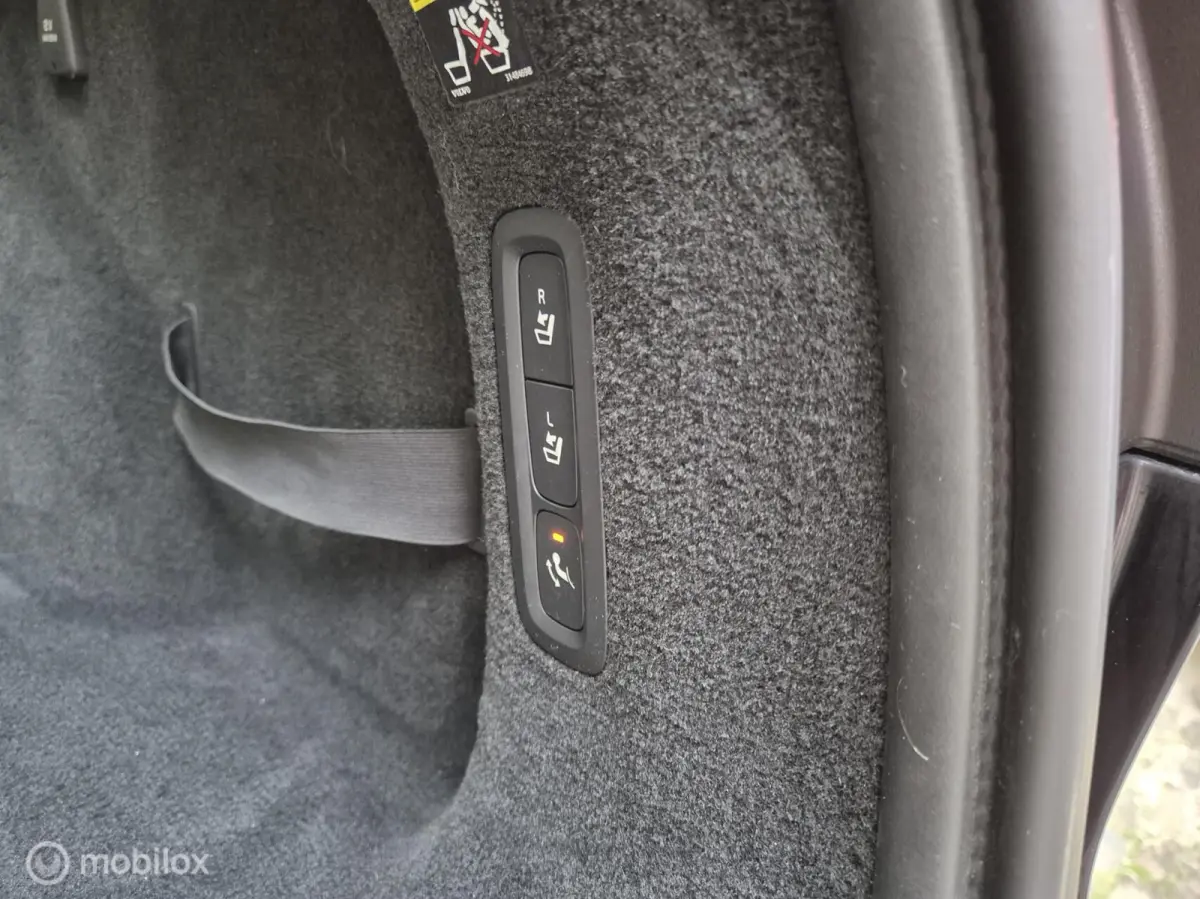 2.0 T4 Momentum Trekhaak, Leer, Dealeronderhouden