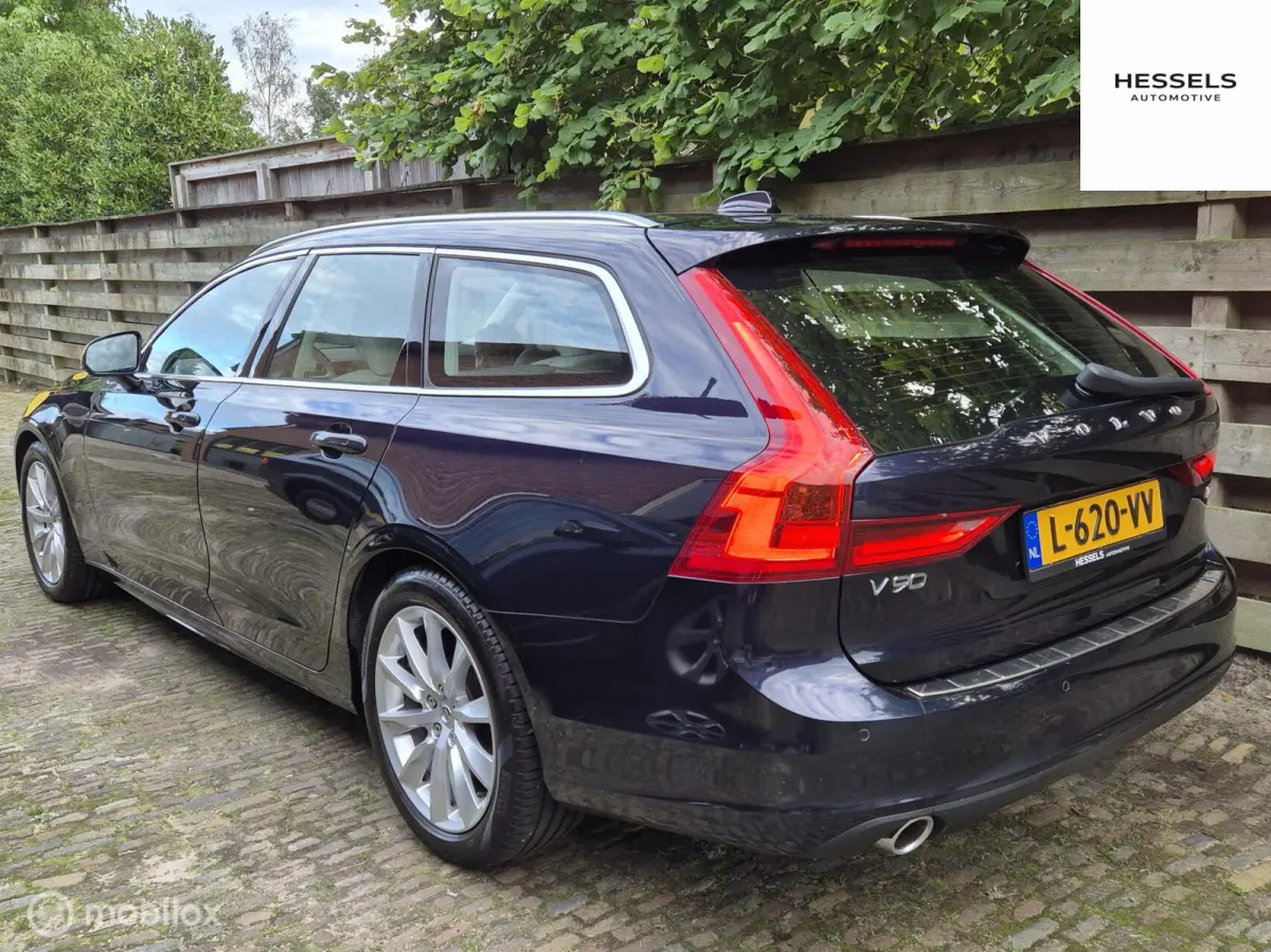 2.0 T4 Momentum Trekhaak, Leer, Dealeronderhouden