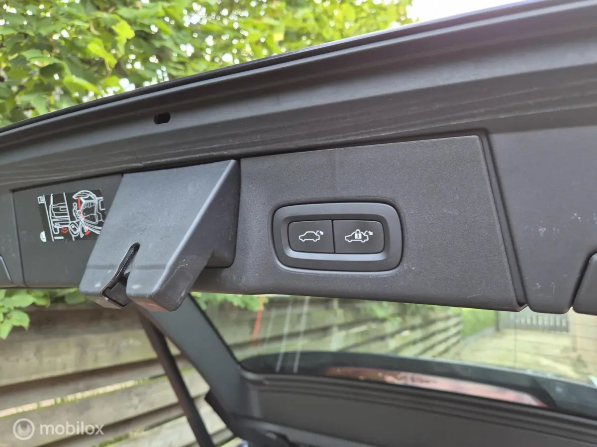 2.0 T4 Momentum Trekhaak, Leer, Dealeronderhouden