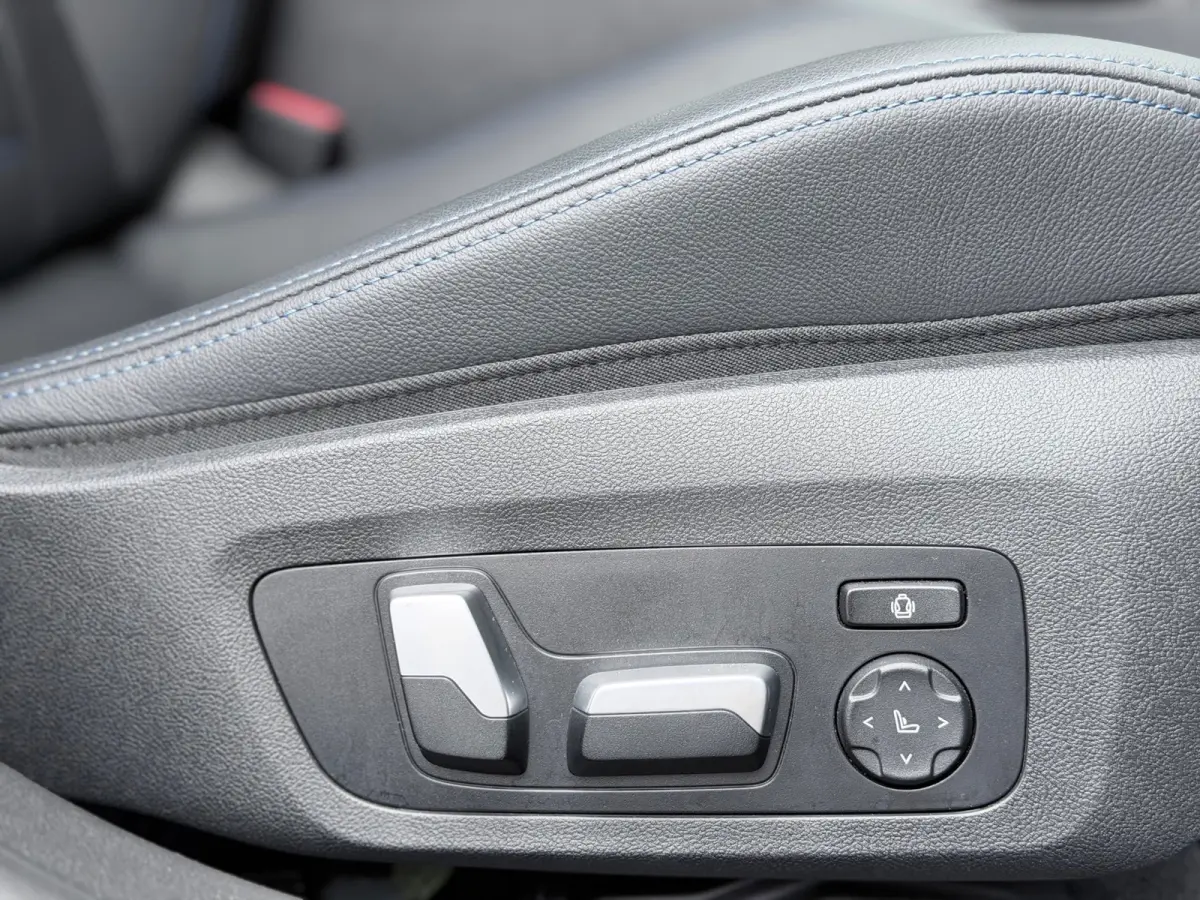 M340i xDrive M seats/H&K/360/HuD/Carbon