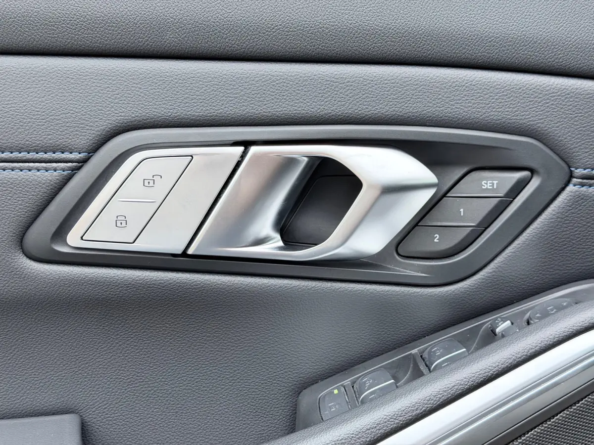 M340i xDrive M seats/H&K/360/HuD/Carbon