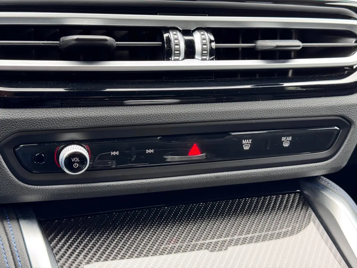 M340i xDrive M seats/H&K/360/HuD/Carbon