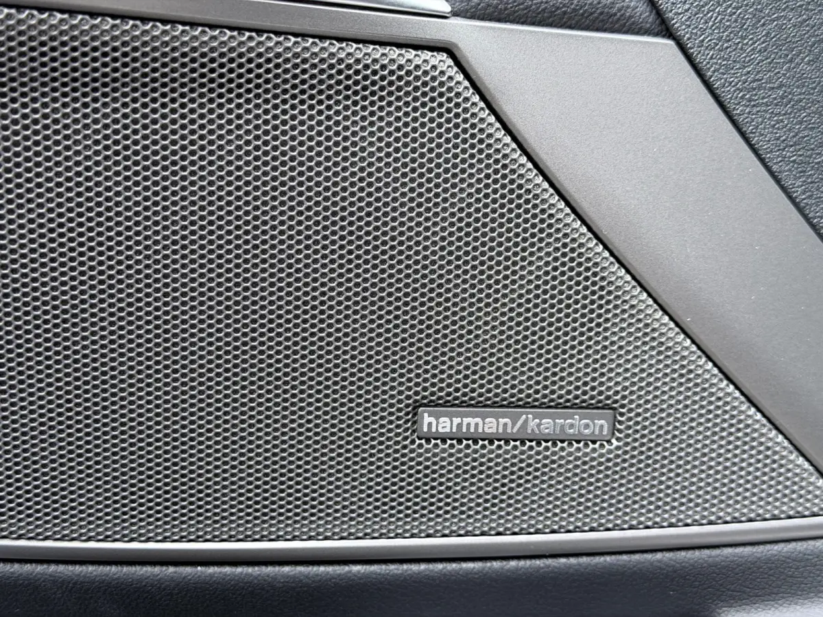 M340i xDrive M seats/H&K/360/HuD/Carbon