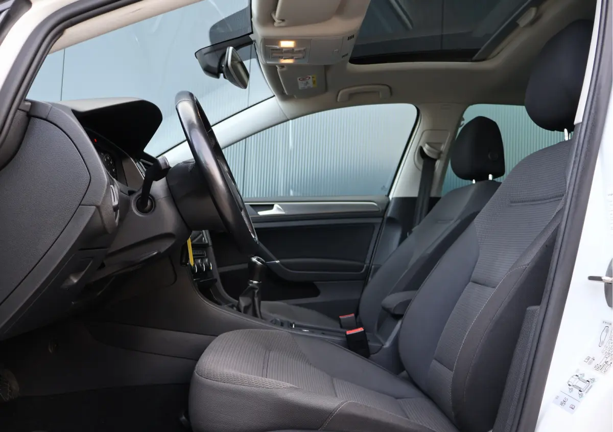 1.0 TSI Highline Business R | R-Line | Panoramadak | Active Info Display |  LED | Stoelverwarming | Trekhaak | Adaptieve Cruise Control