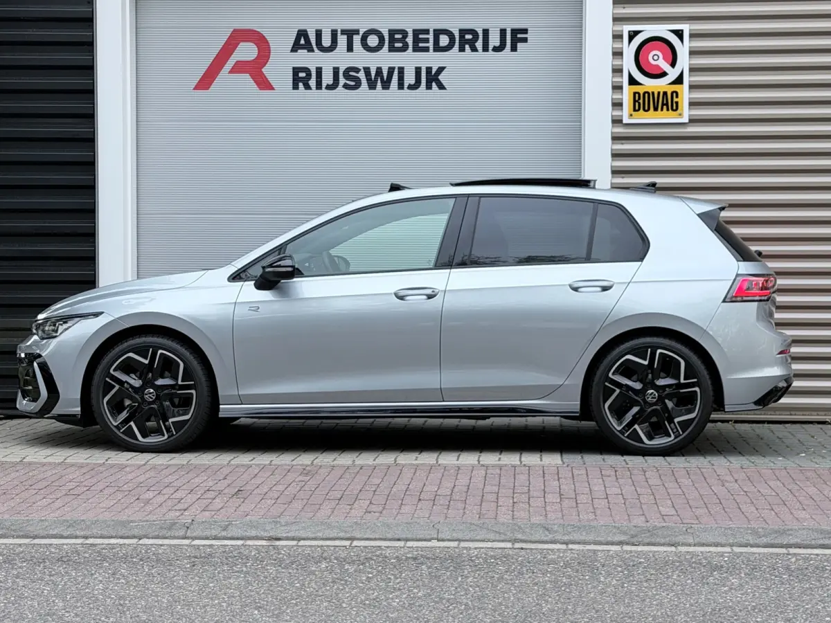 1.5 eTSI R-Line Pano/HuD/IQ.Light/Camera
