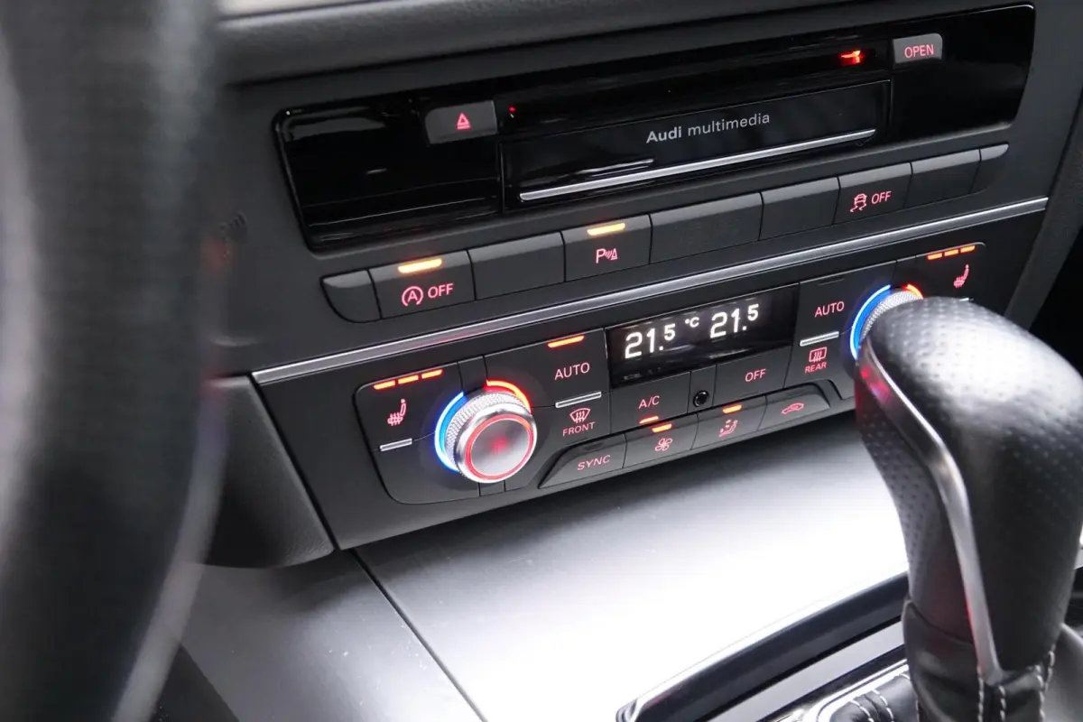 1.8 TFSI S-line TREKHAAK LEDER CARPLAY ACC LED
