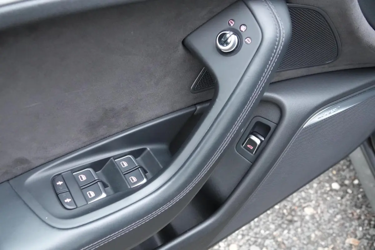 1.8 TFSI S-line TREKHAAK LEDER CARPLAY ACC LED