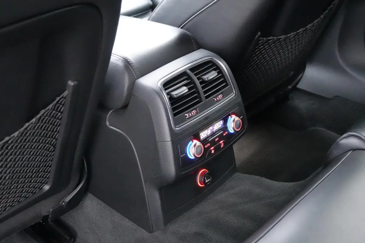 1.8 TFSI S-line TREKHAAK LEDER CARPLAY ACC LED