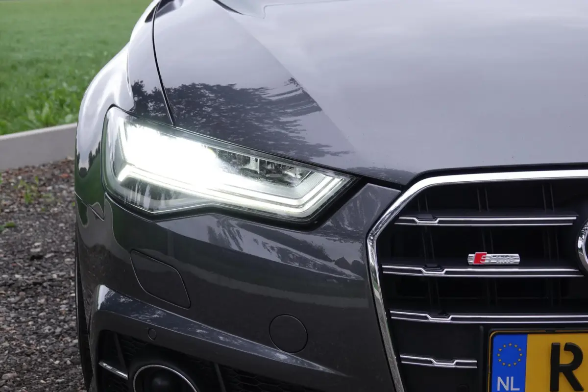 1.8 TFSI S-line TREKHAAK LEDER CARPLAY ACC LED
