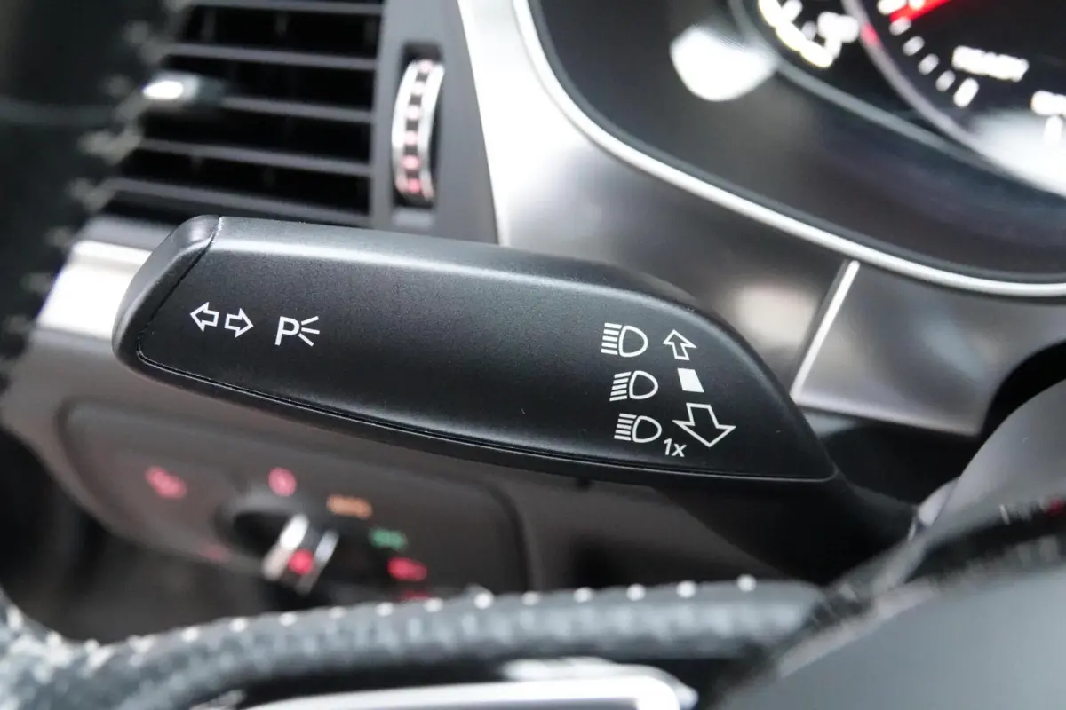 1.8 TFSI S-line TREKHAAK LEDER CARPLAY ACC LED