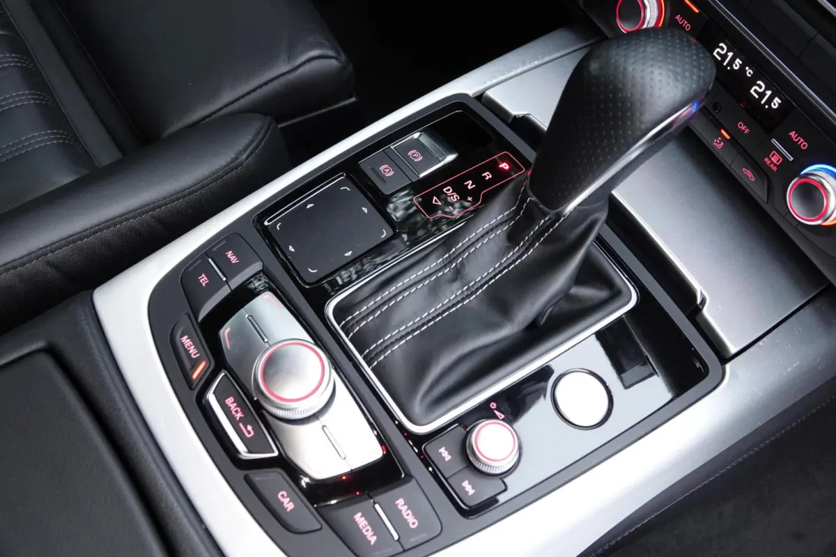 1.8 TFSI S-line TREKHAAK LEDER CARPLAY ACC LED