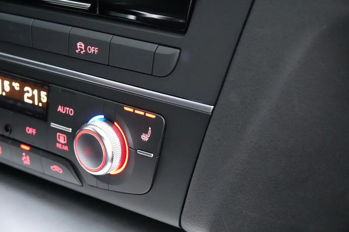 1.8 TFSI S-line TREKHAAK LEDER CARPLAY ACC LED