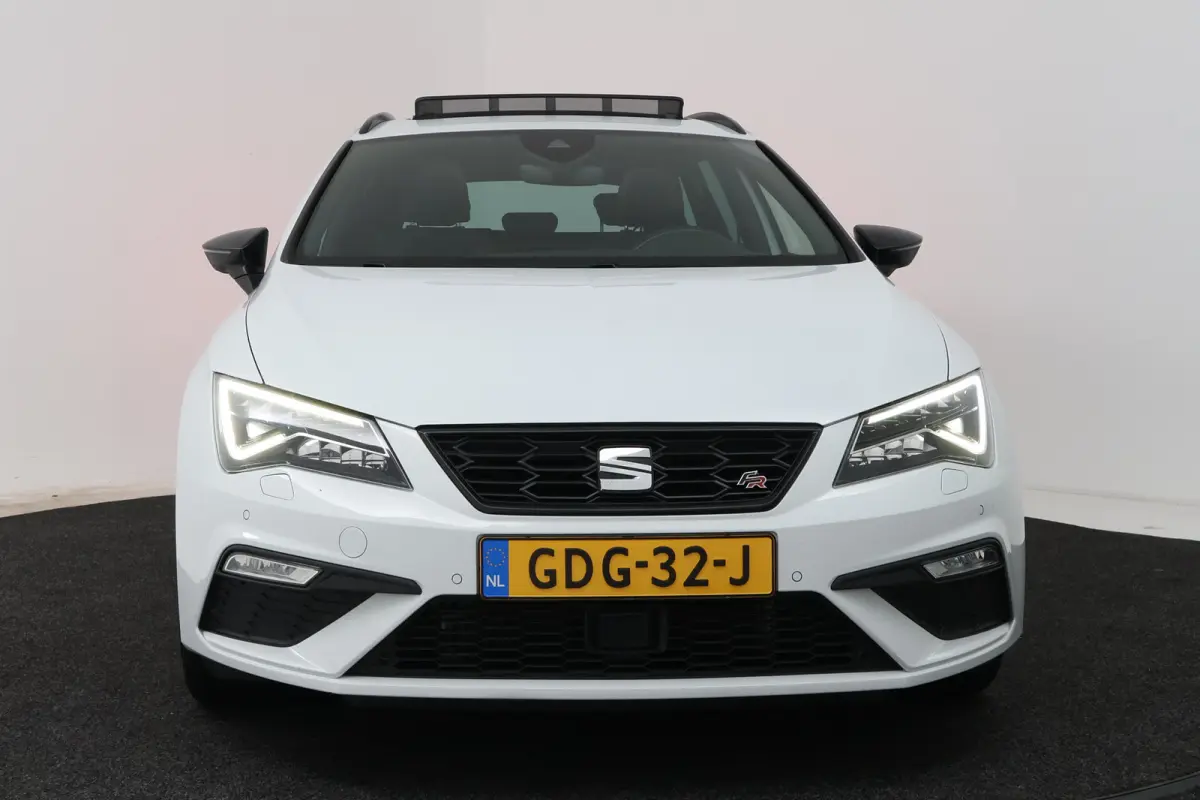 1.5 TSI FR Ultimate Edition Black (PANORAMADAK, STOELVERWARMING, TREKHAAK AF, BEATS AUDIO, DIGITALE COCKPIT)