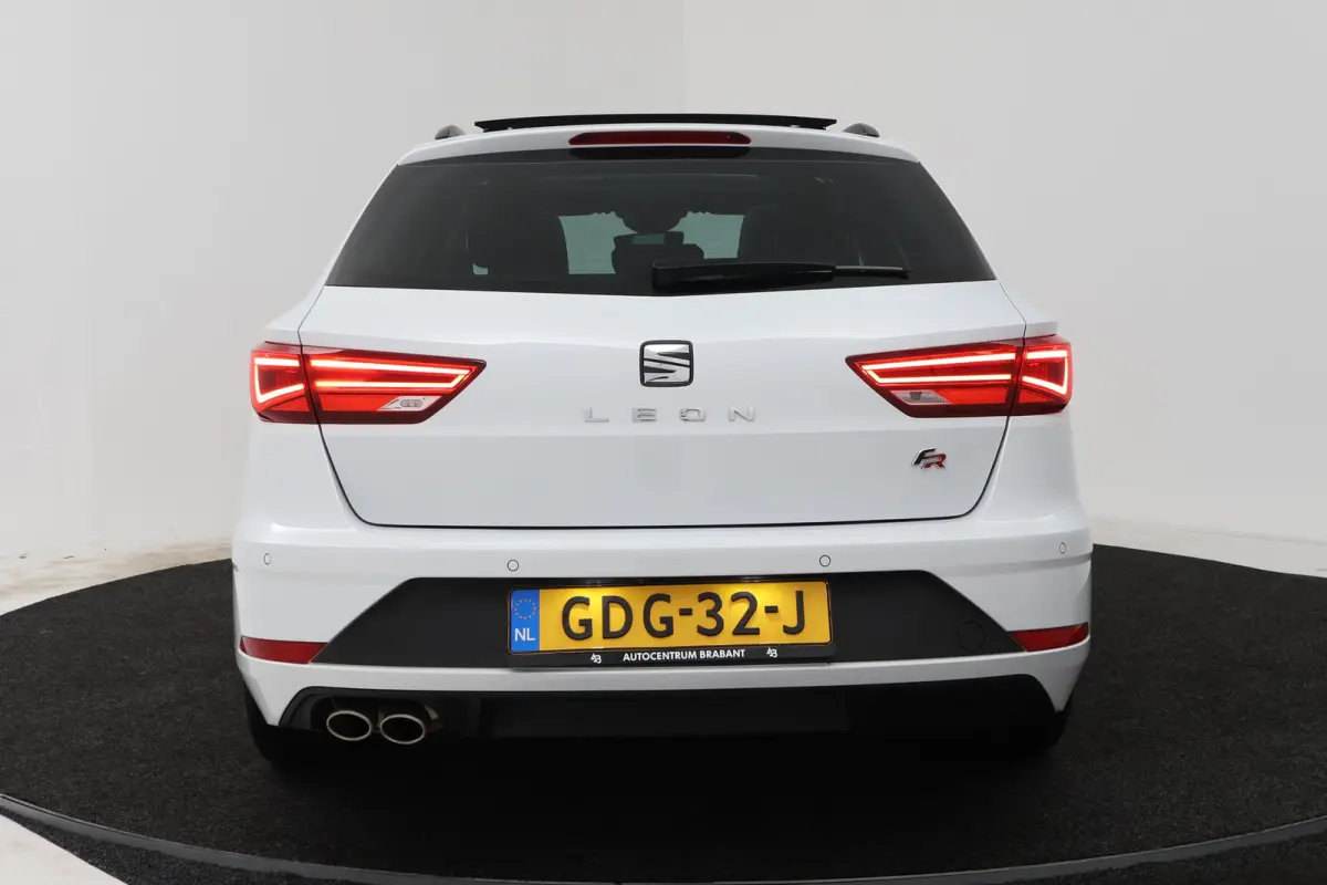 1.5 TSI FR Ultimate Edition Black (PANORAMADAK, STOELVERWARMING, TREKHAAK AF, BEATS AUDIO, DIGITALE COCKPIT)
