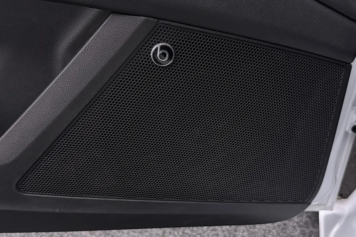 1.5 TSI FR Ultimate Edition Black (PANORAMADAK, STOELVERWARMING, TREKHAAK AF, BEATS AUDIO, DIGITALE COCKPIT)