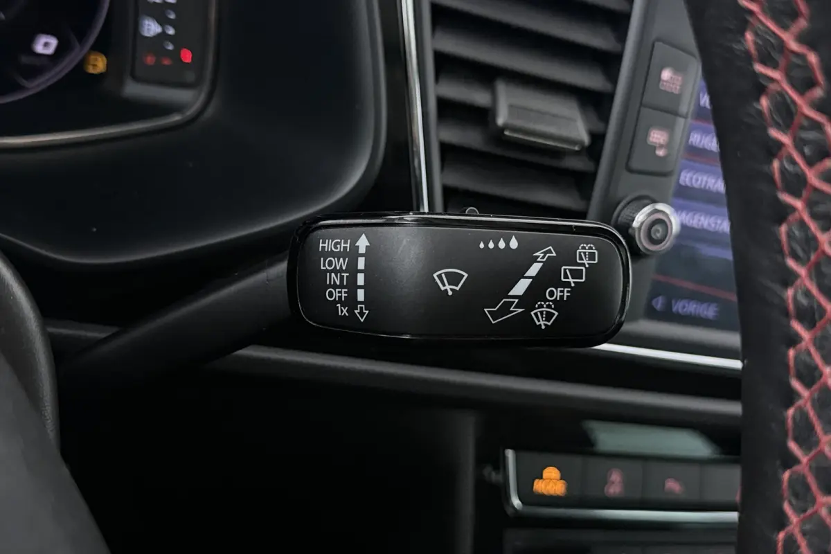 1.5 TSI FR Ultimate Edition Black (PANORAMADAK, STOELVERWARMING, TREKHAAK AF, BEATS AUDIO, DIGITALE COCKPIT)