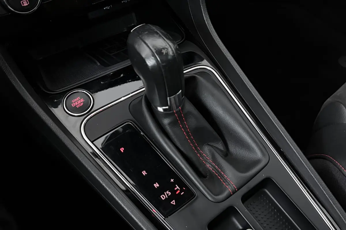 1.5 TSI FR Ultimate Edition Black (PANORAMADAK, STOELVERWARMING, TREKHAAK AF, BEATS AUDIO, DIGITALE COCKPIT)