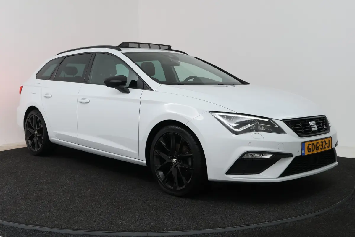 1.5 TSI FR Ultimate Edition Black (PANORAMADAK, STOELVERWARMING, TREKHAAK AF, BEATS AUDIO, DIGITALE COCKPIT)