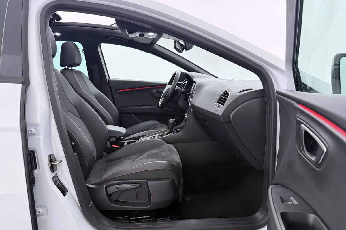 1.5 TSI FR Ultimate Edition Black (PANORAMADAK, STOELVERWARMING, TREKHAAK AF, BEATS AUDIO, DIGITALE COCKPIT)