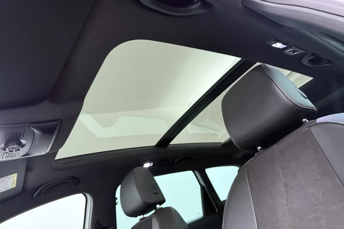 1.5 TSI FR Ultimate Edition Black (PANORAMADAK, STOELVERWARMING, TREKHAAK AF, BEATS AUDIO, DIGITALE COCKPIT)