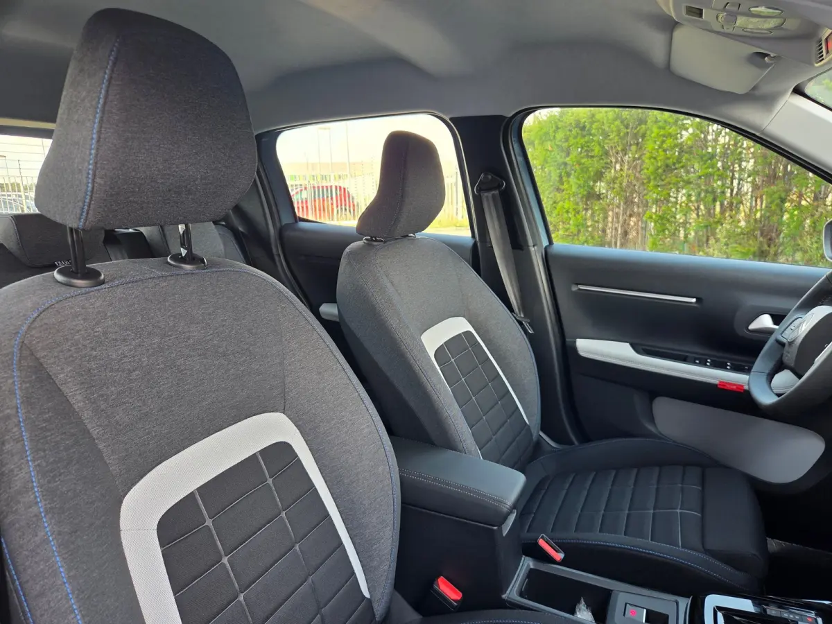 1.2 Hybrid 110-PK Plus VOORRAAD ACTIE | 8 JAAR GARANTIE | 'Happy tags' | 10,25" kleuren touchscreen, incl. FM/AM/Digitale Radio DAB+, Draadloos Apple Carplay™ en Android Auto™ ondersteun
