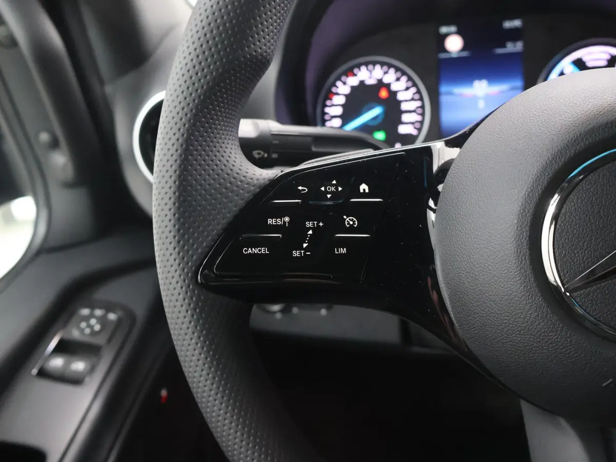 414 | L2 H2 | PRO | 81kWh | CRUISE CONTROL | 3-ZITS | APPLE CARPLAY / ANDROID AUTO | STANDKACHEL | PARKEERCAMERA | 115 KWH SNELLADEN | TREKHAAK