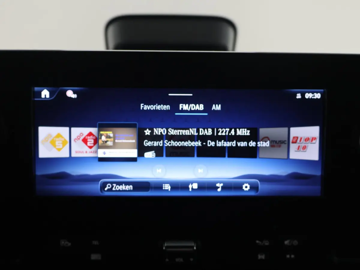 414 | L2 H2 | PRO | 81kWh | CRUISE CONTROL | 3-ZITS | APPLE CARPLAY / ANDROID AUTO | STANDKACHEL | PARKEERCAMERA | 115 KWH SNELLADEN | TREKHAAK