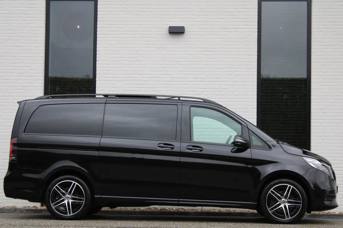 300d / AMG / DC / 4-Matic / 8.000 km / Pano / Burmester / Stoelkoeling / Vol Opties / NIEUWSTAAT.