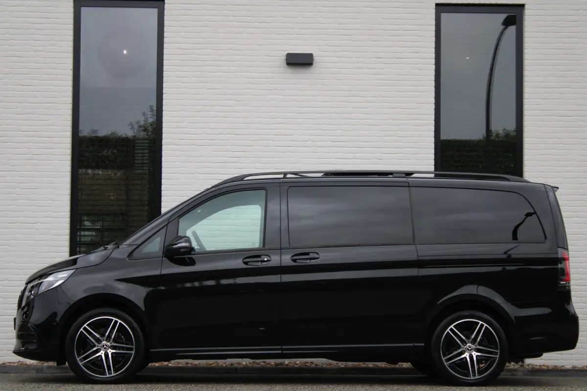 300d / AMG / DC / 4-Matic / 8.000 km / Pano / Burmester / Stoelkoeling / Vol Opties / NIEUWSTAAT.
