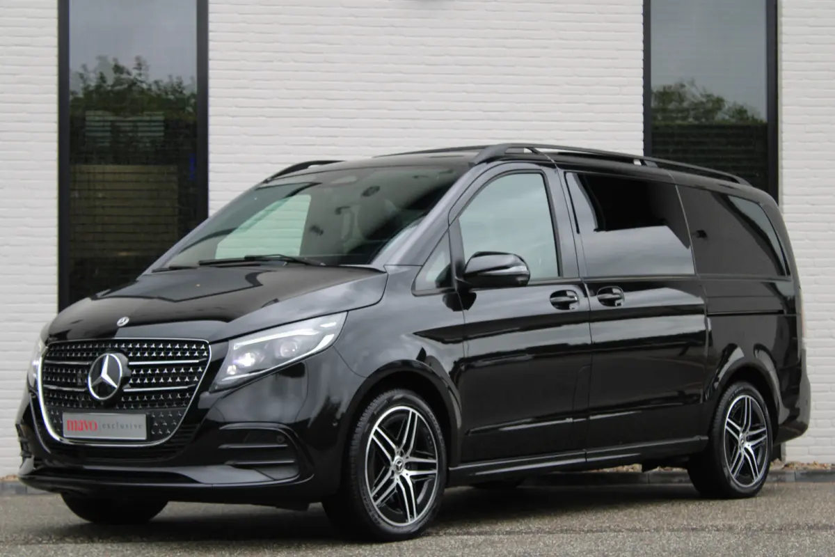 300d / AMG / DC / 4-Matic / 8.000 km / Pano / Burmester / Stoelkoeling / Vol Opties / NIEUWSTAAT.