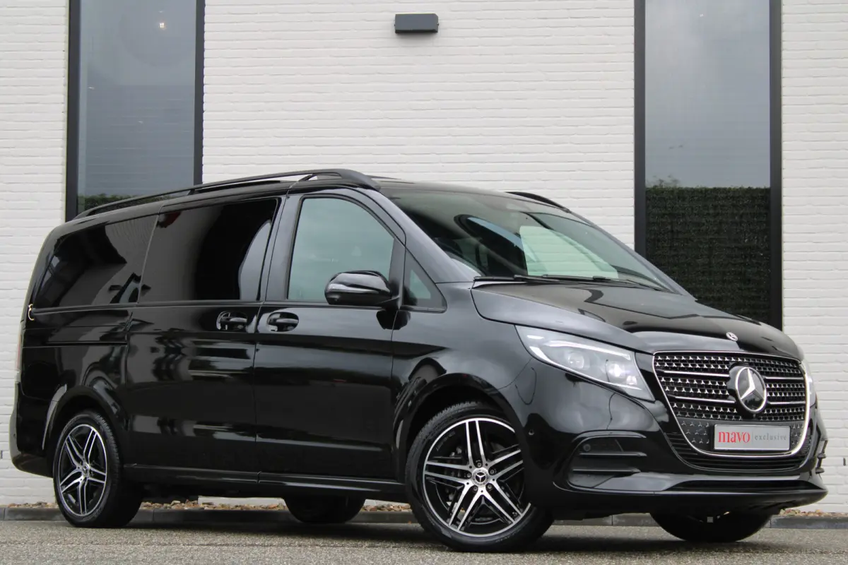 300d / AMG / DC / 4-Matic / 8.000 km / Pano / Burmester / Stoelkoeling / Vol Opties / NIEUWSTAAT.