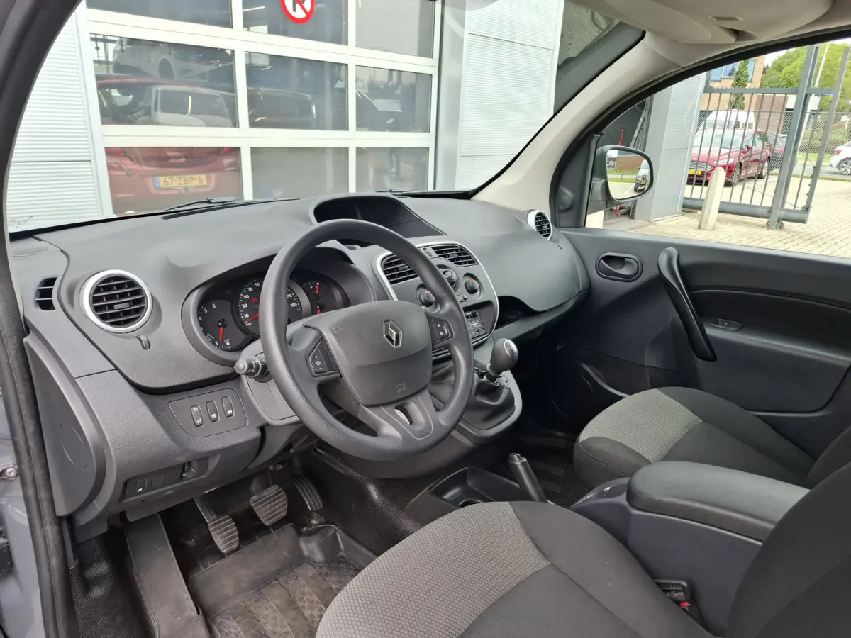 1.5 Blue dCi 95 Comfort Maxi | Parkeersensoren Achter | Airco | DAB | Elektrische Ramen Voor | Zijschuifdeur Rechts |