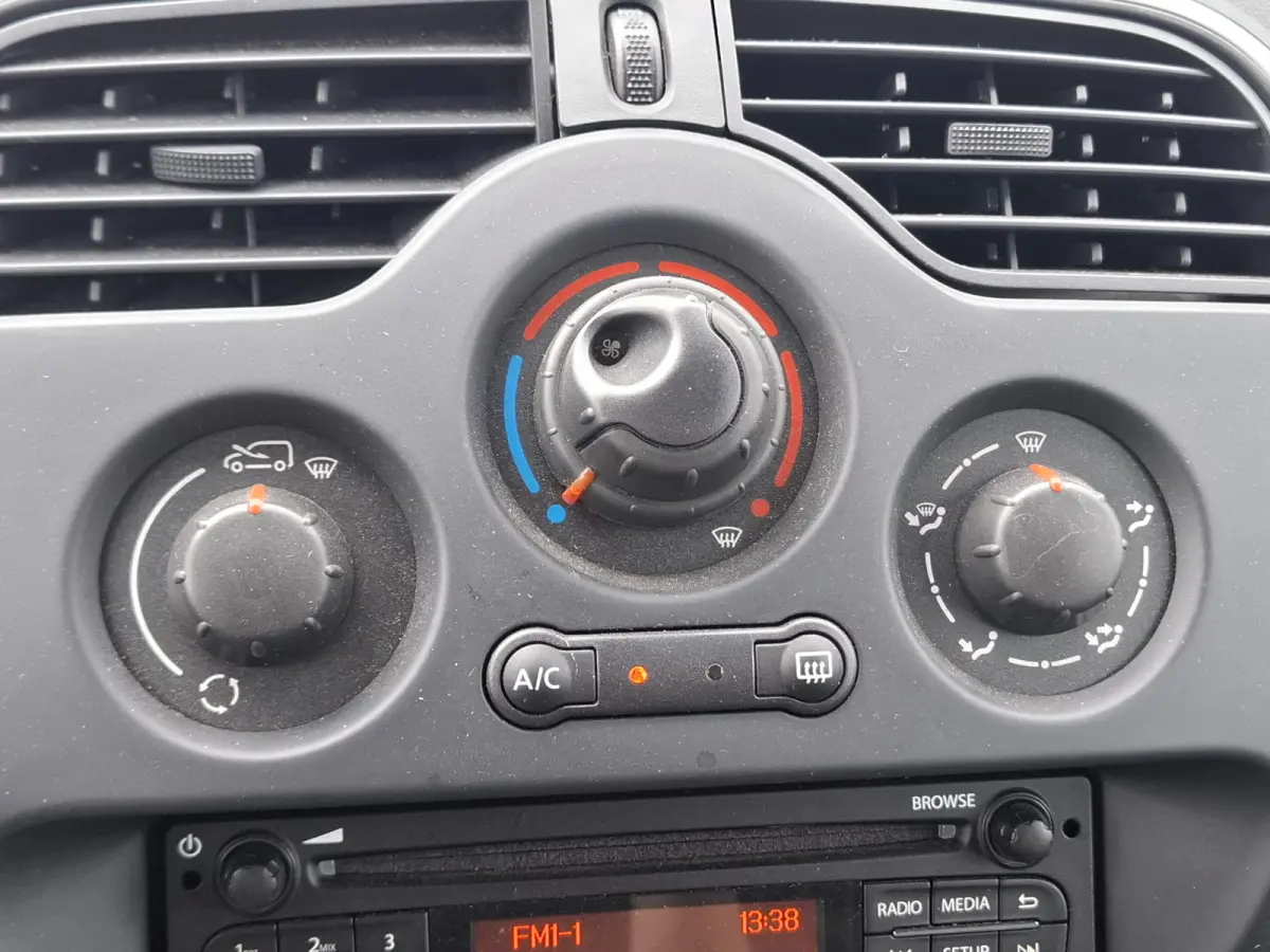 1.5 Blue dCi 95 Comfort Maxi | Parkeersensoren Achter | Airco | DAB | Elektrische Ramen Voor | Zijschuifdeur Rechts |