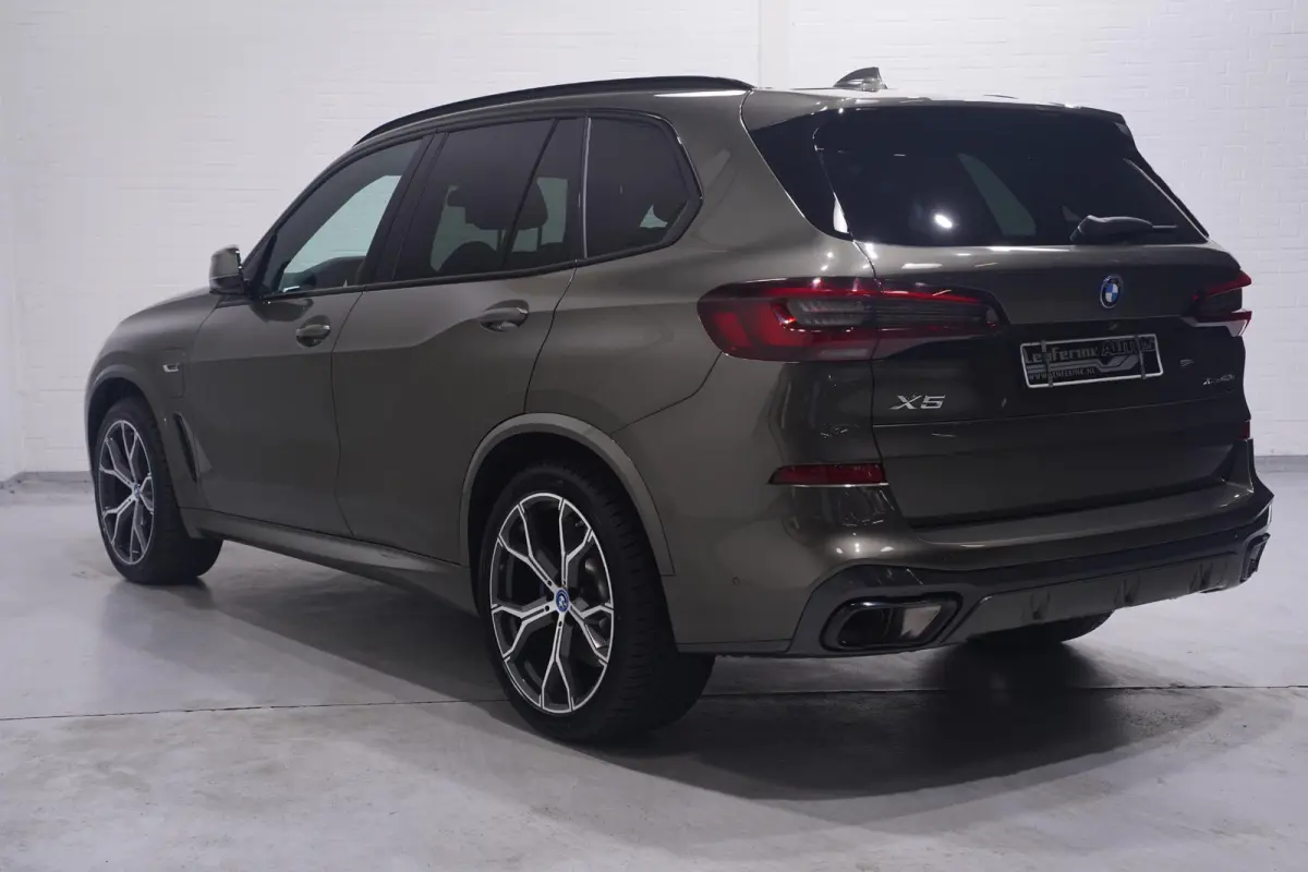 xDrive45e High Executive SOH 95% M-sport Panorama dak Luchtvering Comfort acces Head-up display 360 graden camera Elekt. trekhaak Driving assistent plus Voorstoelen elektrische verstelbaar e