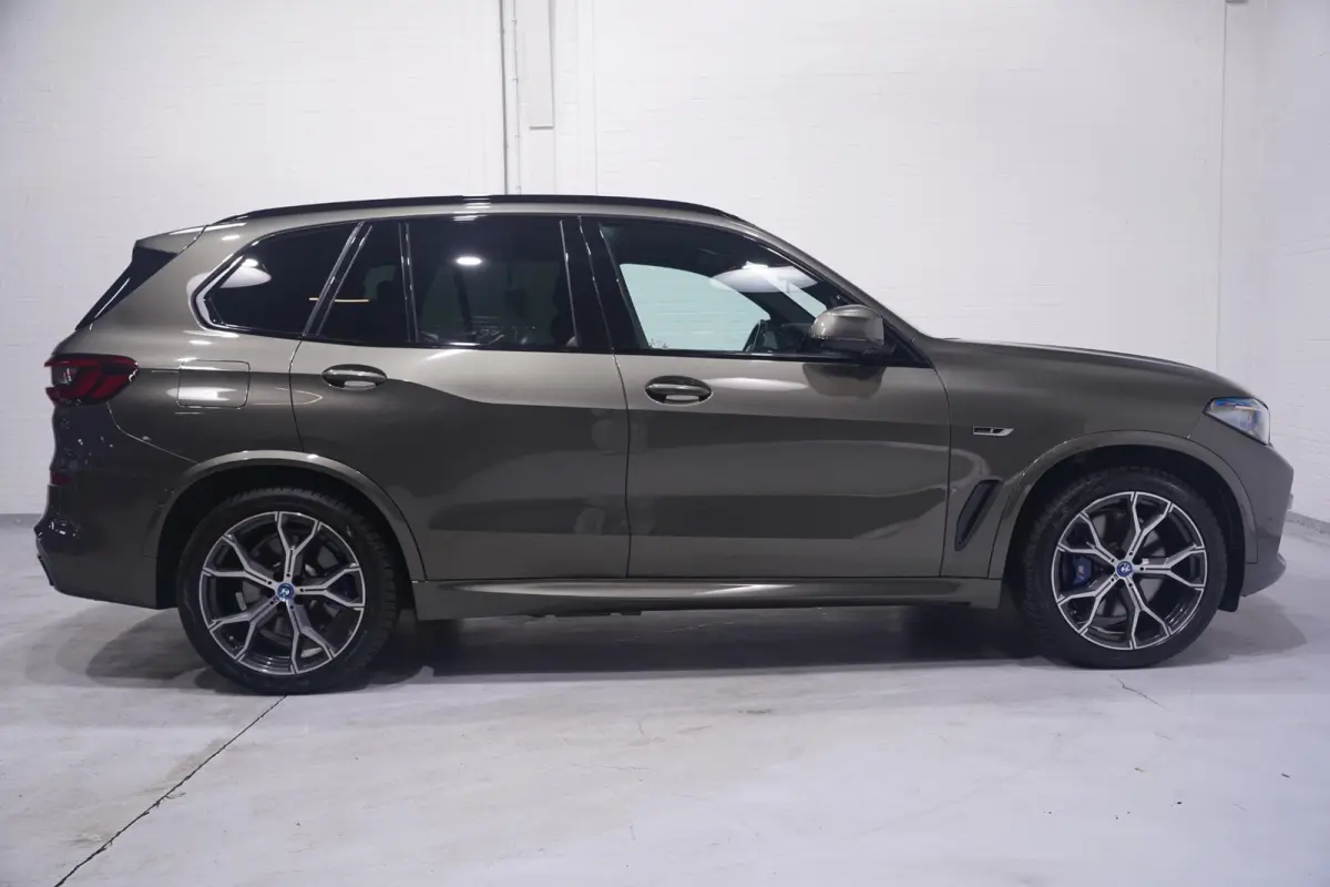 xDrive45e High Executive SOH 95% M-sport Panorama dak Luchtvering Comfort acces Head-up display 360 graden camera Elekt. trekhaak Driving assistent plus Voorstoelen elektrische verstelbaar e
